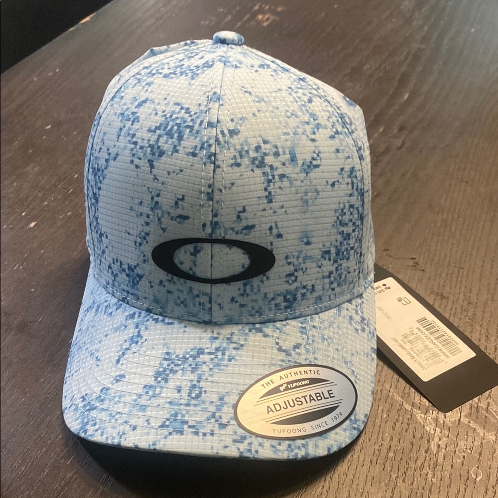 Oakley Blue Snapback Hat with Speckled Design